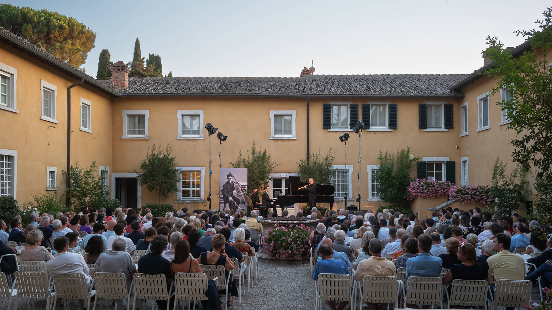 La foce cortile incontri in terra di sienna tuscany classical music festival